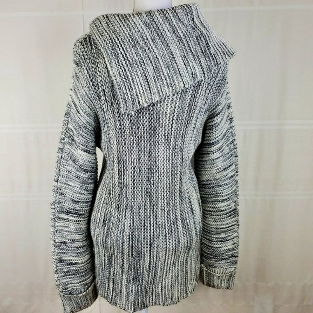 Max Edition EUC heavy knit sweater size XL